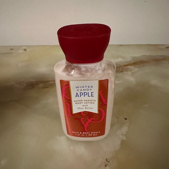 BATH & BODY WORKS VIP BOX SIGNATURE COLLECTION NEW - Picture 4 of 9